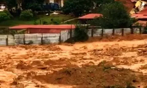 Sạt lở đặc biệt nghiêm trọng tại Quảng Trị làm vùi lấp 22 cán bộ, chiến sĩ